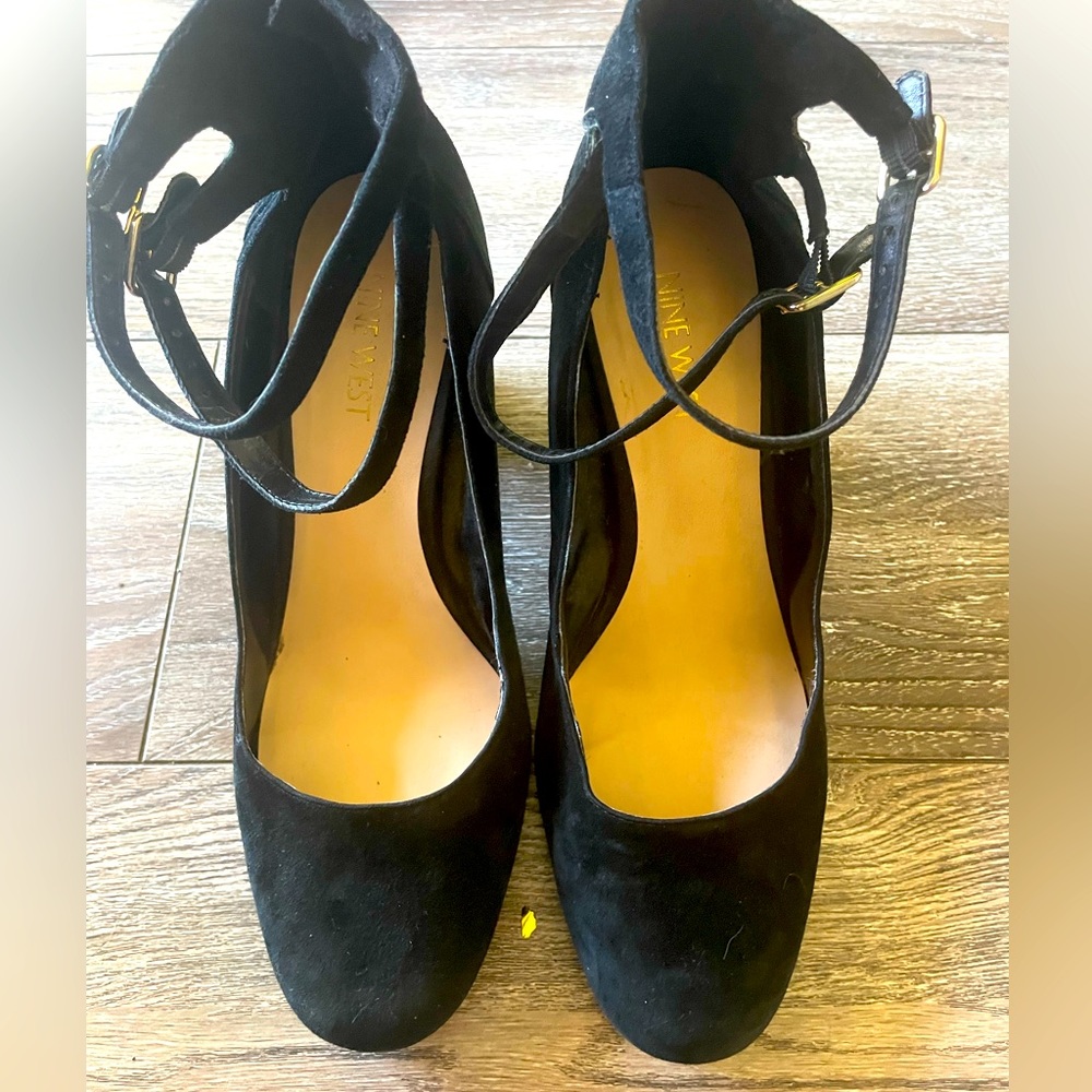 wide heel heels